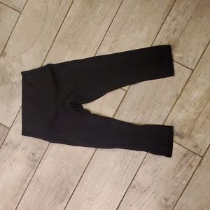 Lululemon align high waisted black capri leggings